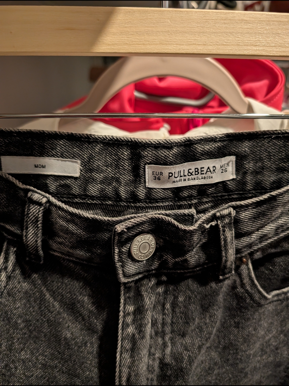 Pull&Bear Black Mom Jeans High-Rise Relaxed Fit